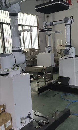 Палетизиране на кобота за бебешка пелена